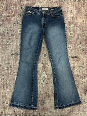 Zana di Y2K butterfly flare jeans